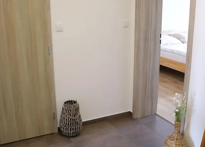 B. Nemcove Česká Skalice